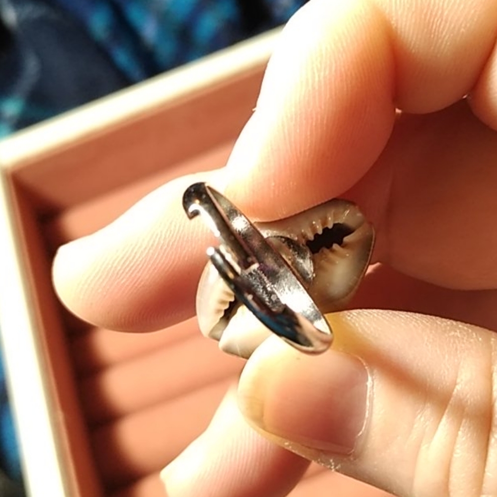 Ring - Picture 3 of 3
